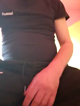 Snapshot of Lawrence067 chatting on December 14, 2:00 pm Lawrence067 online show from December 14, 2:00 pm