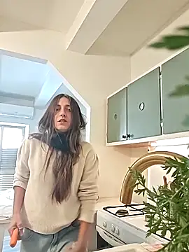 DaisyDea online show from November 5, 10:40 am