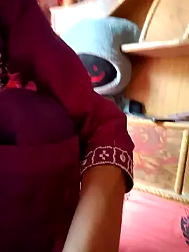 priyastrip314 online show from March 2, 5:08 am