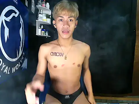 Snapshot of naughtyboyloy_0 chatting on November 12, 7:29 pm naughtyboyloy 0 online show from November 12, 7:29 pm