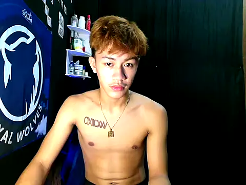 Snapshot of naughtyboyloy_0 chatting on November 2, 2:38 am naughtyboyloy 0 online show from November 2, 2:38 am