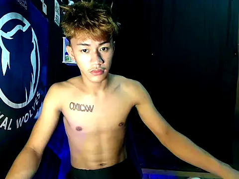 Snapshot of naughtyboyloy_0 chatting on October 22, 5:45 pm naughtyboyloy 0 online show from October 22, 5:45 pm