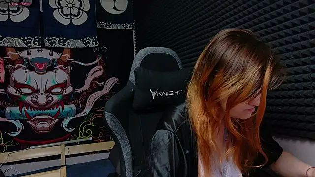 Nora lovvvv online show from December 20, 10:29 am