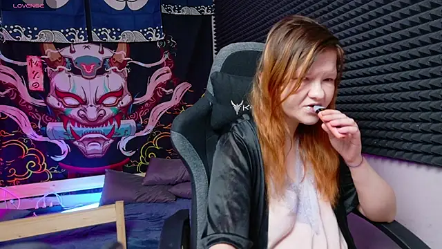 Nora lovvvv online show from December 21, 10:50 am