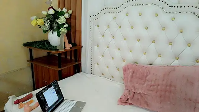 anastasia cums online show from May 6, 6:45 pm