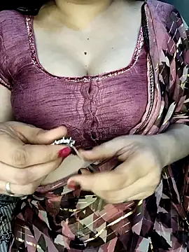 Snapshot of PRIYA_22 chatting on October 1, 11:14 am PRIYA 22 online show from October 1, 11:14 am