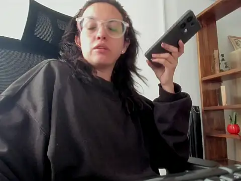 Snapshot of dalila_macherano1 chatting on December 1, 3:46 pm dalila macherano1 online show from December 1, 3:46 pm