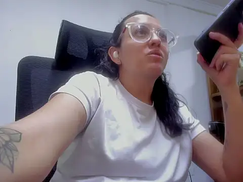 Snapshot of dalila_macherano1 chatting on November 12, 7:51 pm dalila macherano1 online show from November 12, 7:51 pm