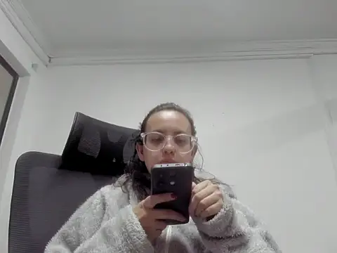 Snapshot of dalila_macherano1 chatting on October 22, 10:08 pm dalila macherano1 online show from October 22, 10:08 pm