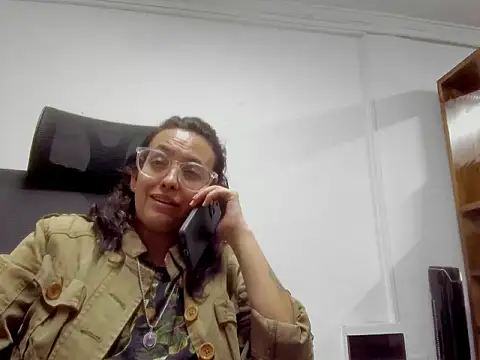 Snapshot of dalila_macherano1 chatting on December 2, 10:11 pm dalila macherano1 online show from December 2, 10:11 pm