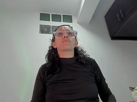 Snapshot of dalila_macherano1 chatting on October 16, 3:48 am dalila macherano1 online show from October 16, 3:48 am