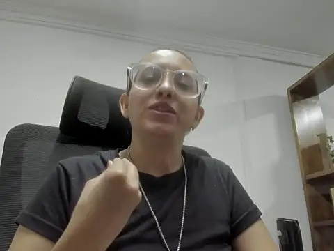 Snapshot of dalila_macherano1 chatting on October 24, 7:35 pm dalila macherano1 online show from October 24, 7:35 pm