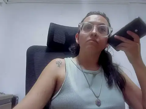 Snapshot of dalila_macherano1 chatting on November 7, 9:08 pm dalila macherano1 online show from November 7, 9:08 pm