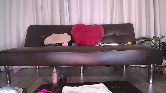 Liz Hu online show from September 19, 10:41 am