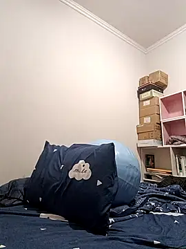 Snapshot of candy00009 chatting on December 22, 7:08 am candy00009 online show from December 22, 7:08 am