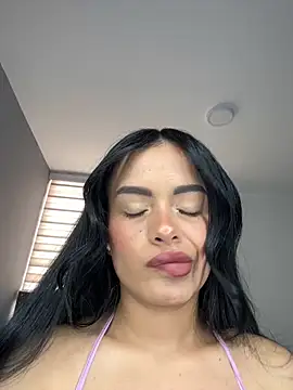 Melissa coch online show from April 24, 4:20 pm