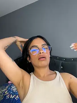 Melissa coch online show from March 30, 7:15 pm