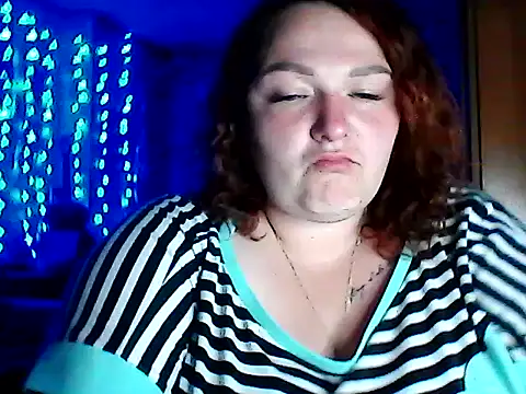 Snapshot of AngelQSky chatting on May 31, 8:42 pm AngelQSky online show from May 31, 8:42 pm
