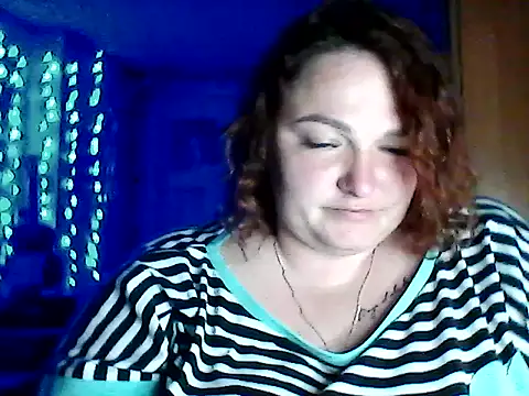 Snapshot of AngelQSky chatting on June 2, 8:31 pm AngelQSky online show from June 2, 8:31 pm