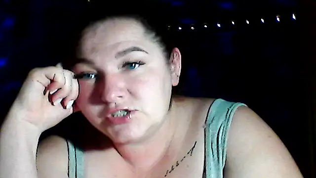 Snapshot of AngelQSky chatting on December 1, 8:21 pm AngelQSky online show from December 1, 8:21 pm