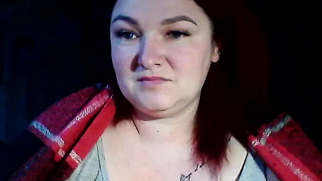 Snapshot of AngelQSky chatting on December 4, 11:42 am AngelQSky online show from December 4, 11:42 am