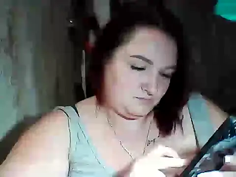 Snapshot of AngelQSky chatting on November 12, 3:05 pm AngelQSky online show from November 12, 3:05 pm