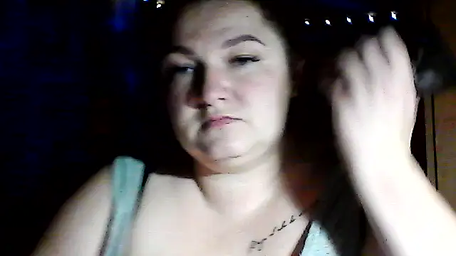 Snapshot of AngelQSky chatting on December 2, 4:41 pm AngelQSky online show from December 2, 4:41 pm