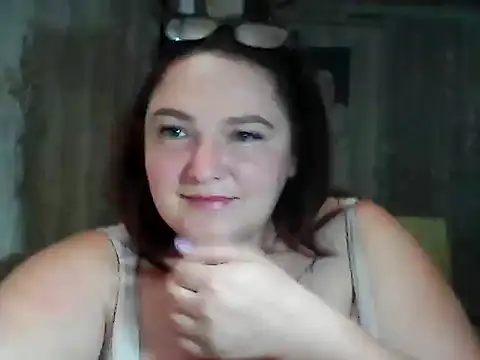 Snapshot of AngelQSky chatting on October 19, 7:27 pm AngelQSky online show from October 19, 7:27 pm