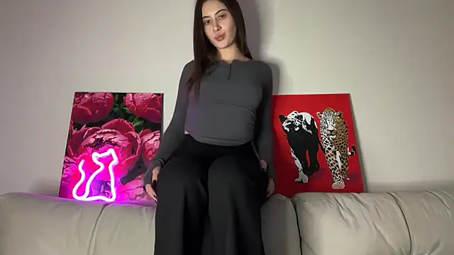 Snapshot of StellarAlice chatting on May 3, 6:00 pm StellarAlice online show from May 3, 6:00 pm