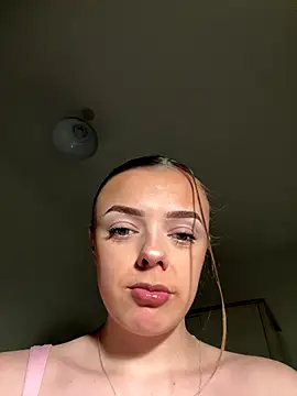 cutietootie02 online show from December 21, 11:38 pm