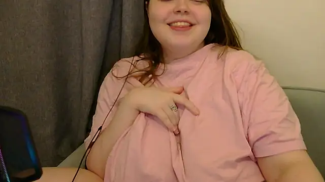 brattyprincessemma online show from December 16, 7:07 pm