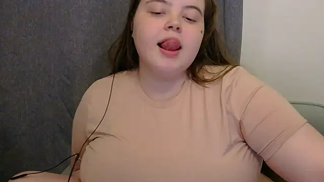 brattyprincessemma online show from April 28, 6:56 pm