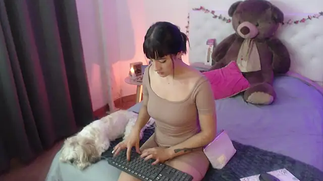 Snapshot of kylie444_ chatting on October 30, 10:17 pm kylie444 online show from October 30, 10:17 pm