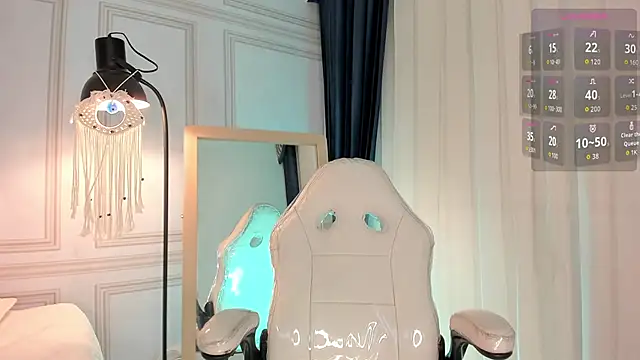 Snapshot of Doll_Isa_ chatting on November 11, 6:36 pm Doll Isa online show from November 11, 6:36 pm