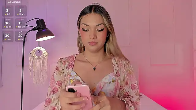 Doll Isa  online show from March 25, 8:30 pm