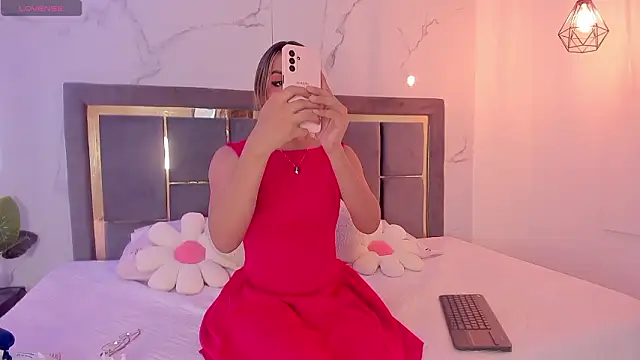 Doll Isa  online show from February 8, 3:26 am