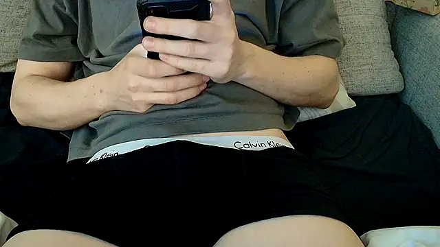 Breezydicksn online show from April 22, 9:21 pm
