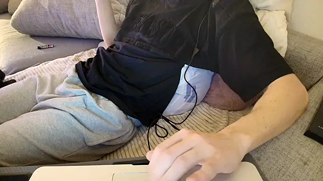 Breezydicksn online show from November 28, 10:54 pm