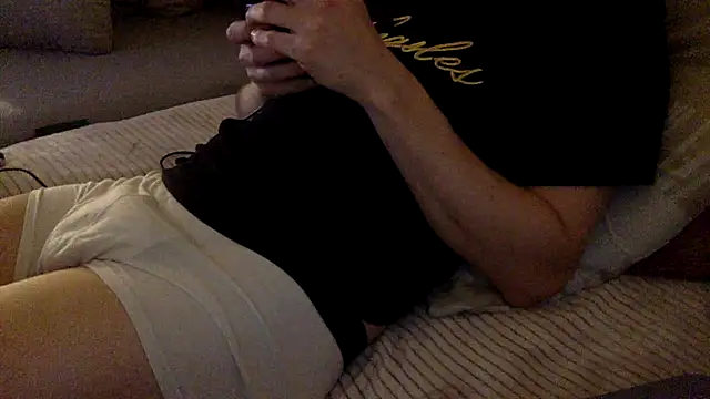 Breezydicksn online show from November 19, 6:30 pm