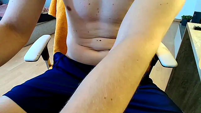 Breezydicksn online show from June 3, 12:39 pm