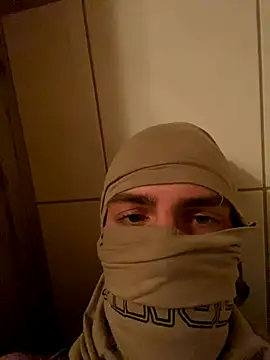 Snapshot of luiwithgoi chatting on December 16, 3:38 pm luiwithgoi online show from December 16, 3:38 pm