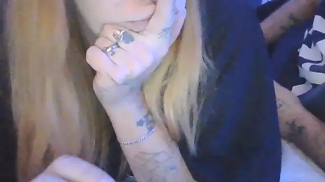 Snapshot of NibbleSweetie chatting on October 10, 10:54 pm NibbleSweetie online show from October 10, 10:54 pm