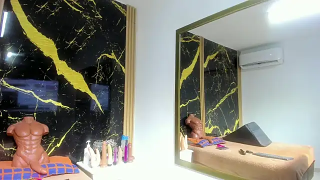 Snapshot of AdrianaVegga chatting on February 18, 3:15 am AdrianaVegga online show from February 18, 3:15 am