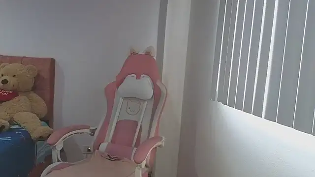 Crystal Star  online show from October 27, 1:23 pm