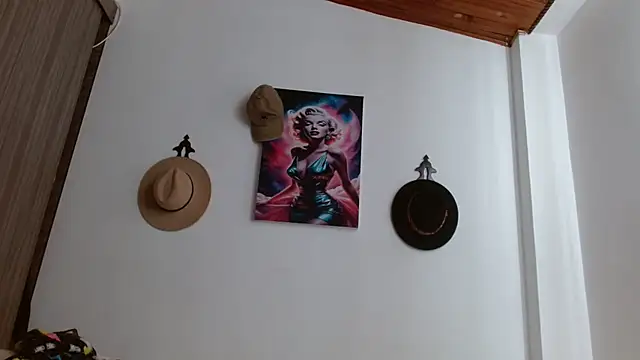 Crystal Star  online show from February 9, 3:54 pm