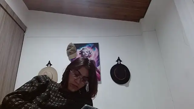 Crystal Star  online show from March 1, 12:21 am