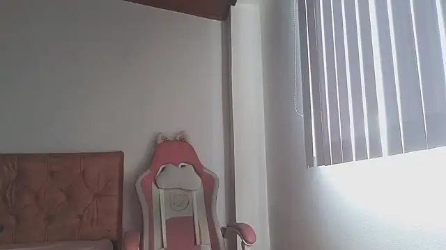 Crystal Star  online show from October 25, 1:56 pm