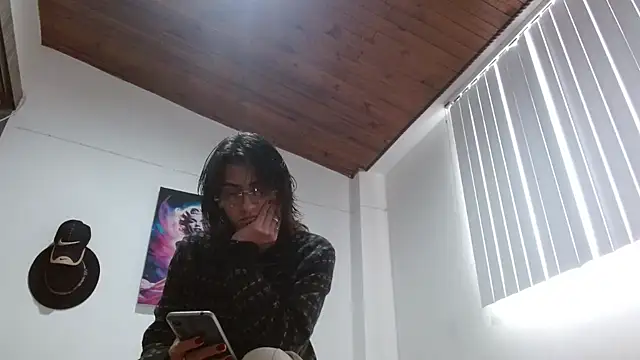 Crystal Star  online show from March 24, 2:39 pm