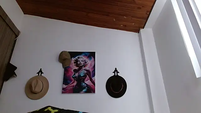 Crystal Star  online show from February 16, 12:04 pm