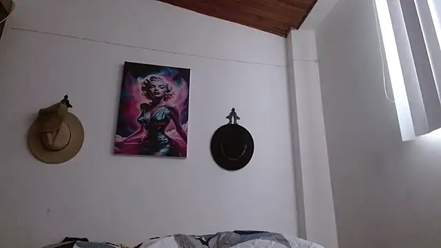 Crystal Star  online show from March 13, 11:59 am